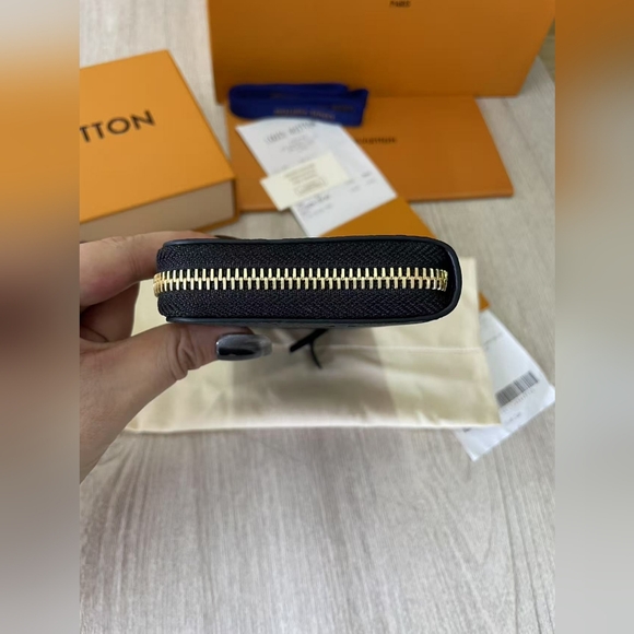 Louis Vuitton Monogram Empreinte leather Clemence Wallet - Picture 5 of 16